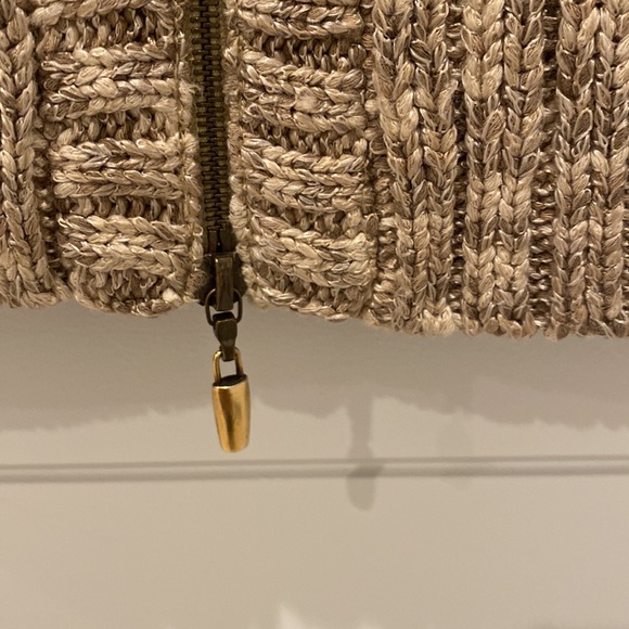 St John Sport Vest - Picture 8 of 9